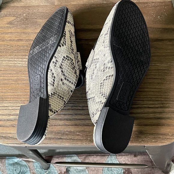 Women's Snakeprint Penny Loafer Mule Slip-on Flats - Picture 4 of 4